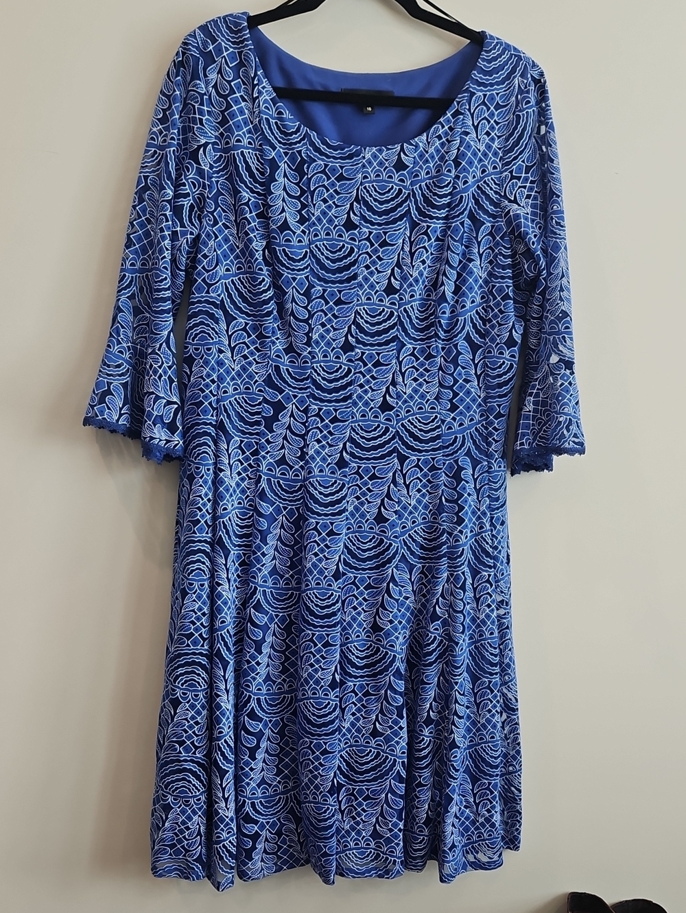 Chris McLaughlin Blue Patterned Women's Scoop-Neck Dress